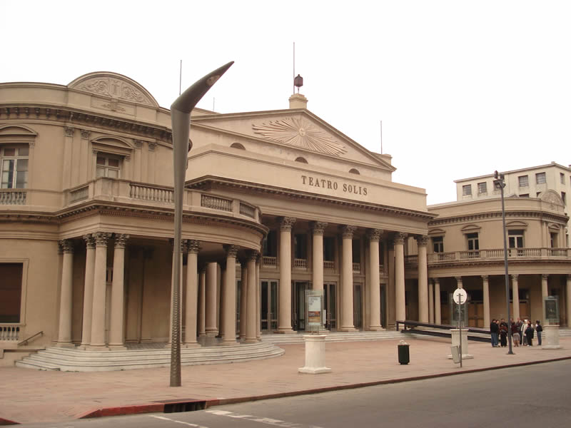 montevideo-Teatro_Solis.jpg